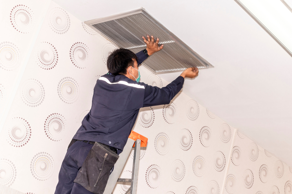 https://www.buffalohomeremodelingtx.com/buffalo-home-remodeling-and-remediation-technician-reassembling-air-duct-cover