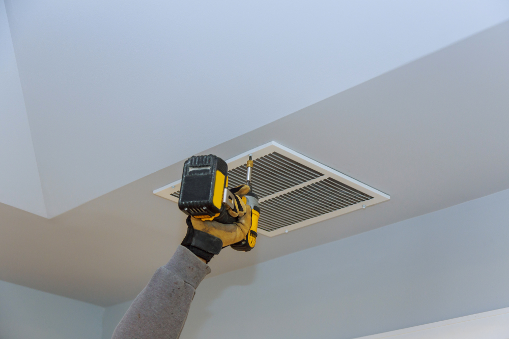 https://www.buffalohomeremodelingtx.com/buffalo-home-remodeling-and-remediation-technician-reinstalling-air-duct-cover