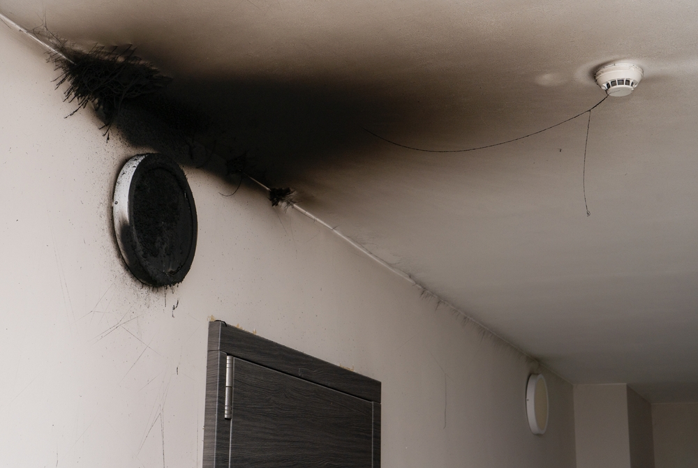 https://www.buffalohomeremodelingtx.com/buffalo-home-remodeling-and-remediation-burnt-out-wall-lamp
