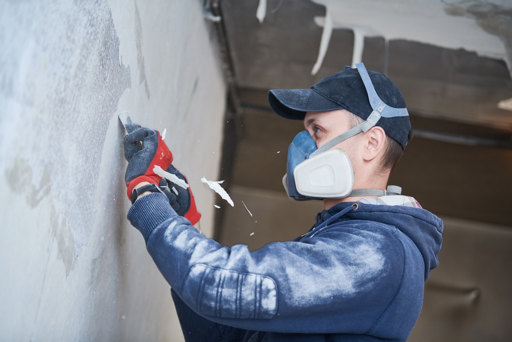 https://www.buffalohomeremodelingtx.com/buffalo-home-remodeling-and-remediation-contractor-scraping-off-paint